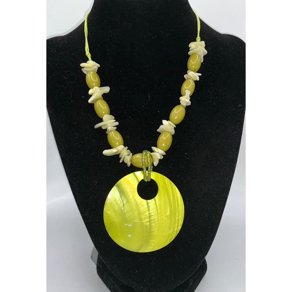 Green‎ Shell Disc Pendant Necklace Mother of Pearl Beaded Statement 17"